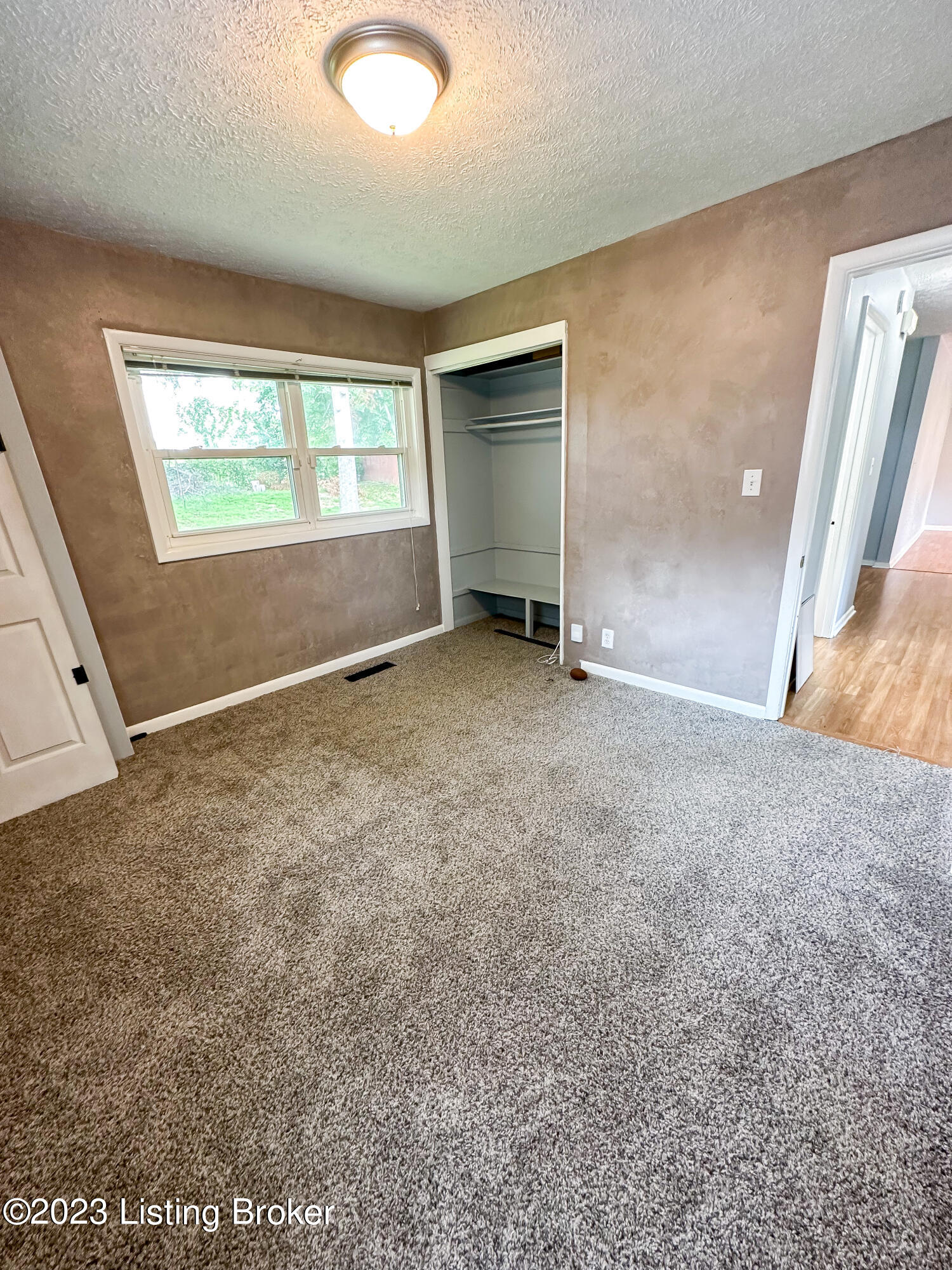 1839 Heaton Road Louisville, KY 40216 - Photo 23 of 29 IMG_4343