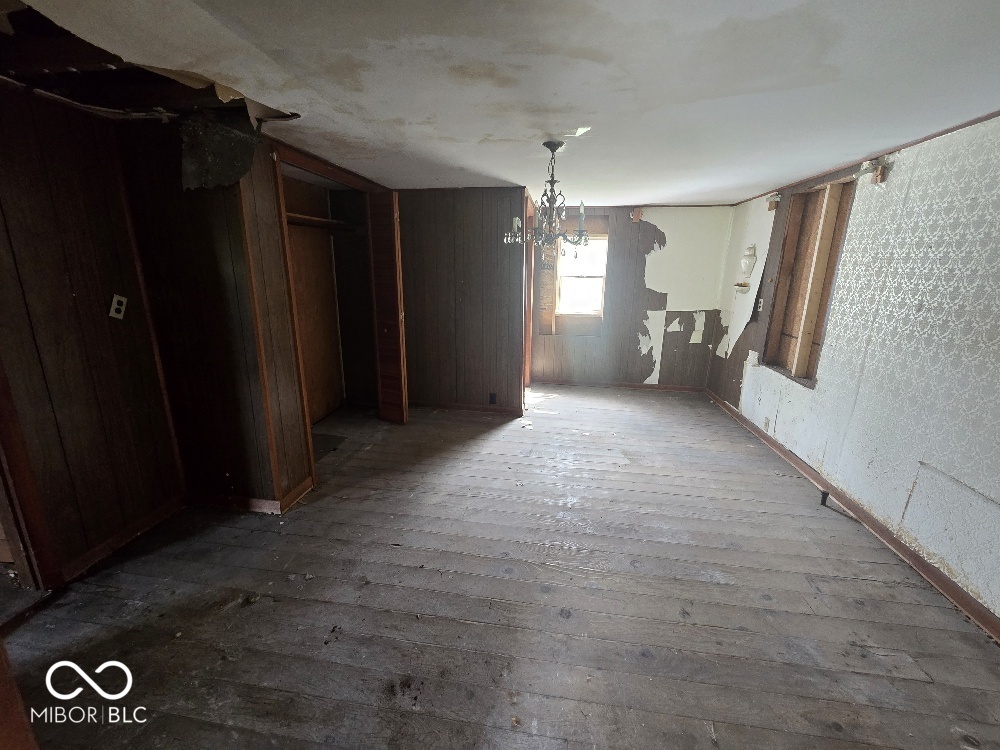 1411 Locust Street Anderson, IN 46016 - Photo 3 of 19