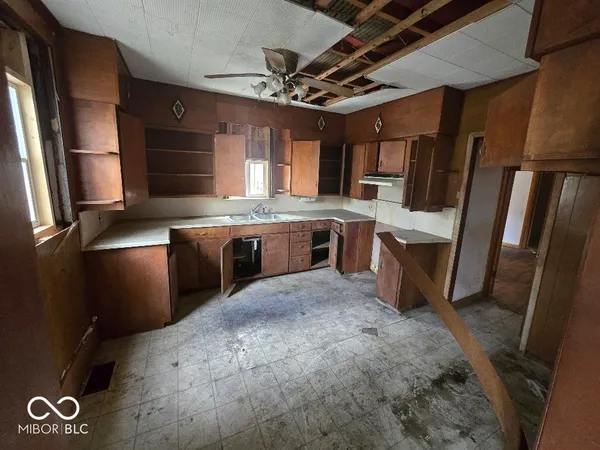 $79,900 | 1411 Locust Street, Anderson, IN 46016