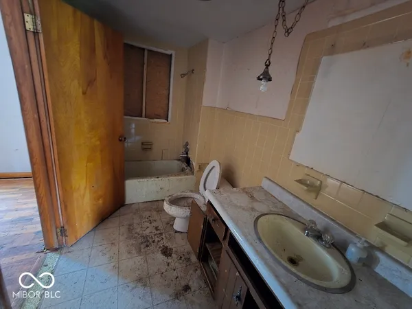 $79,900 | 1411 Locust Street, Anderson, IN 46016