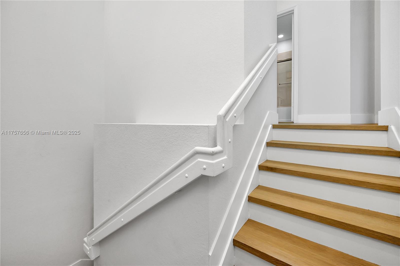 4671 Santa Cruz Way, Unit 4671 Davie, FL 33314 - Photo 16 of 20 a view of entryway