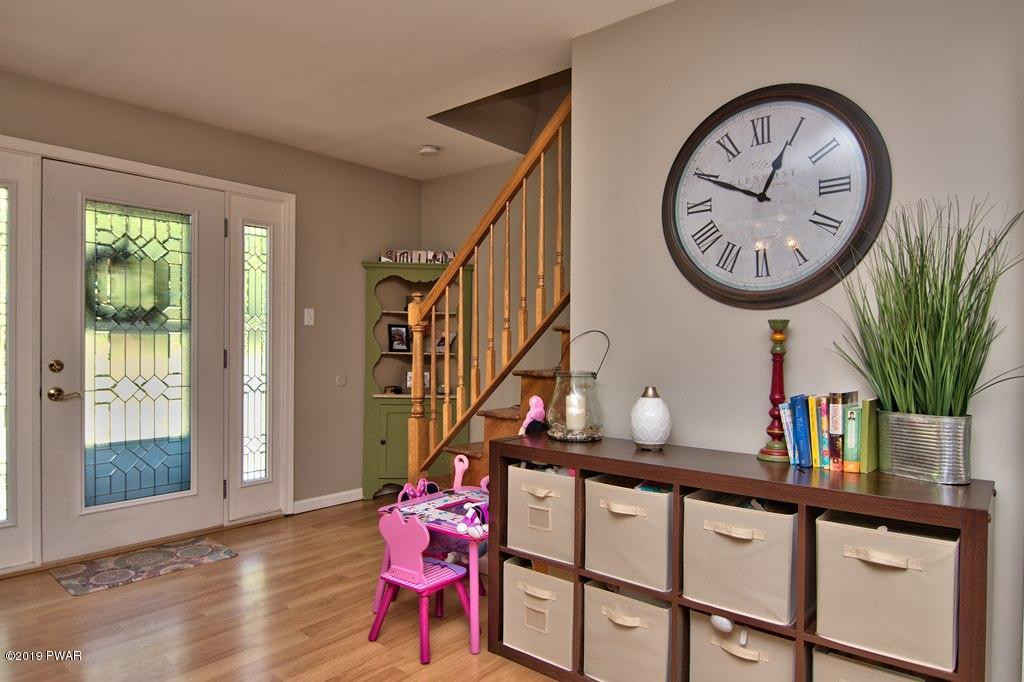 474 Rutledgedale Road Equinunk, PA 18417 - Photo 16 of 55 Foyer