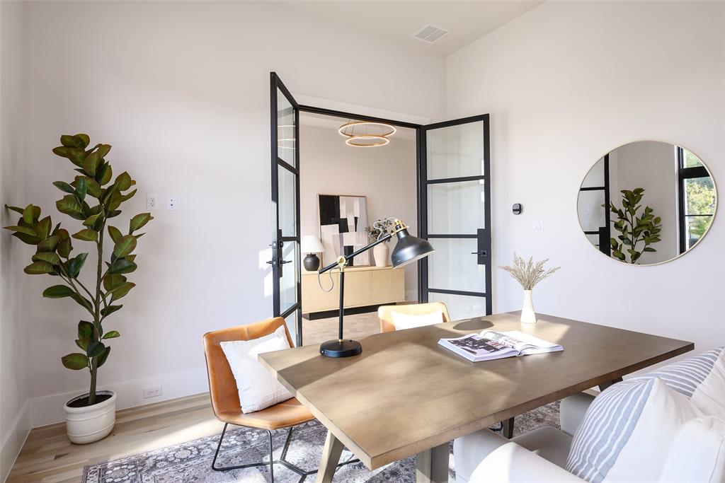 4015 Rochelle Drive Dallas, TX 75220 - Photo 3 of 40