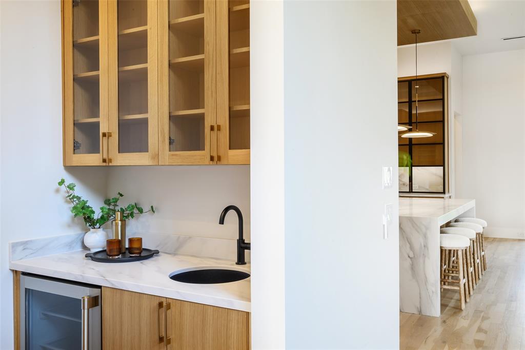 4015 Rochelle Drive Dallas, TX 75220 - Photo 7 of 40