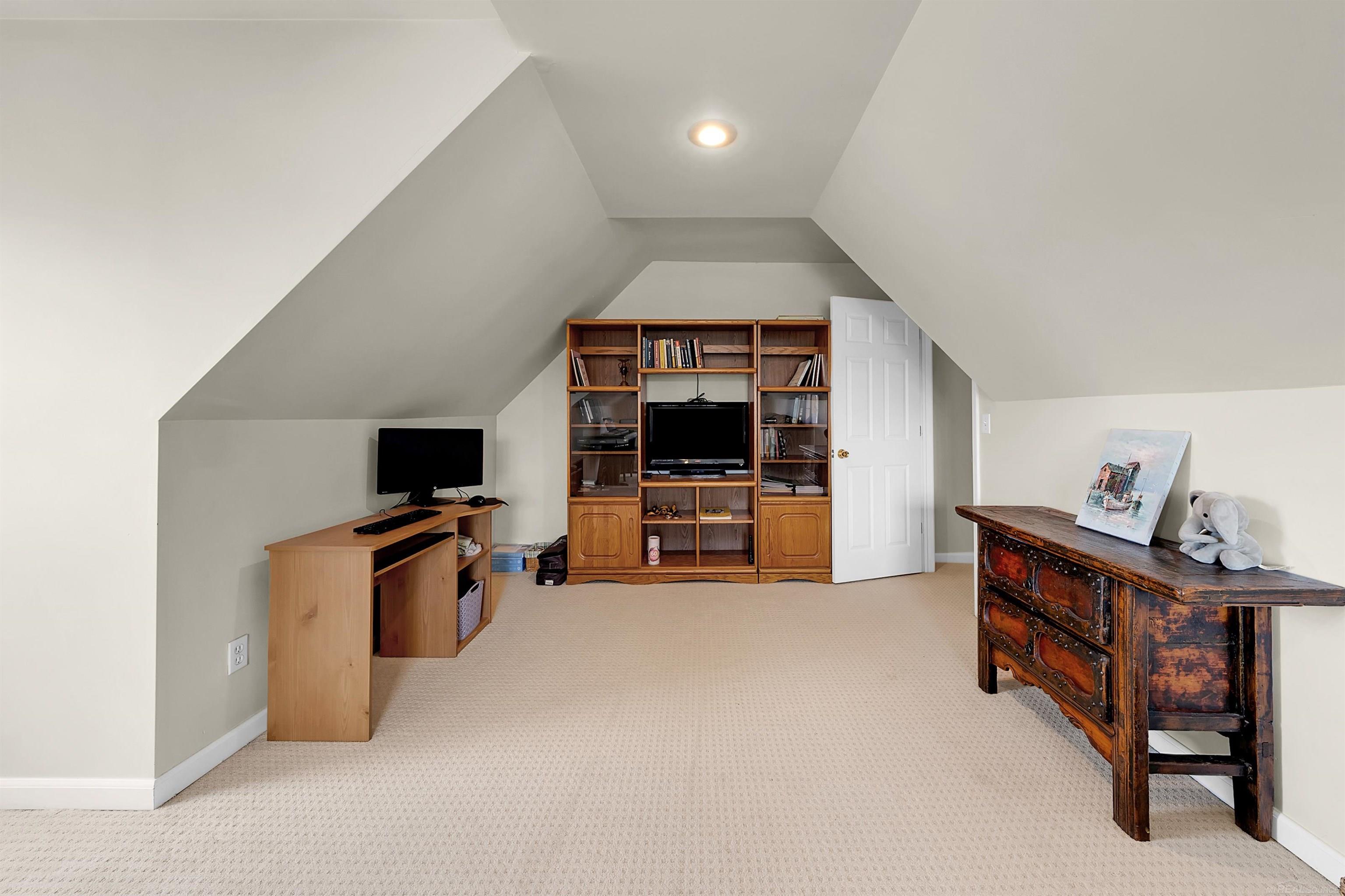 2094 Oakcrest Road Sterling Heights, MI 48310 - Photo 21 of 36 50171184-db05eef8-8516-4a04-91b5-97c1dcd90aba.JPG