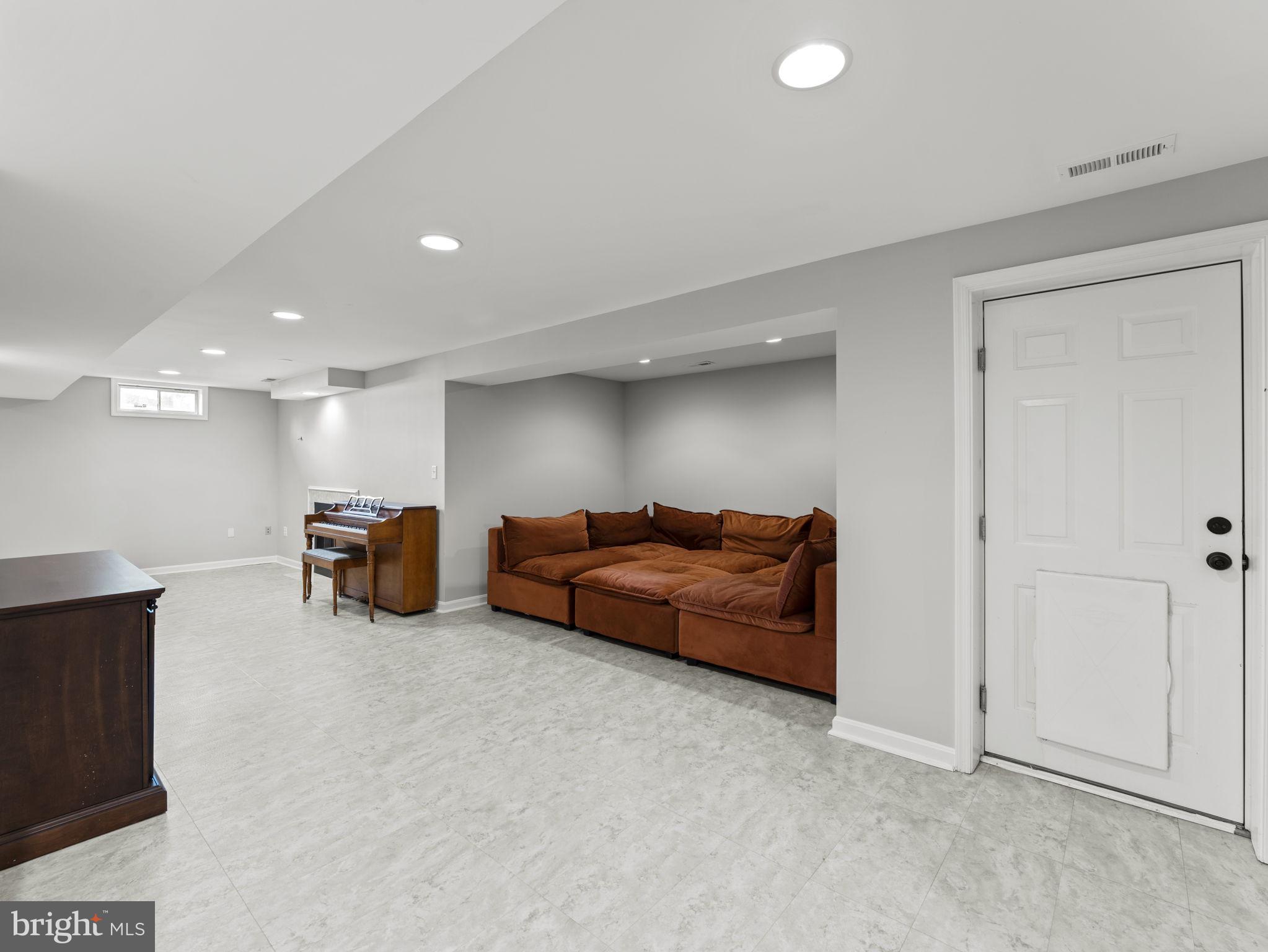 12825 Tournament Drive Reston, VA 20191 - Photo 22 of 36 Gallery Image 22