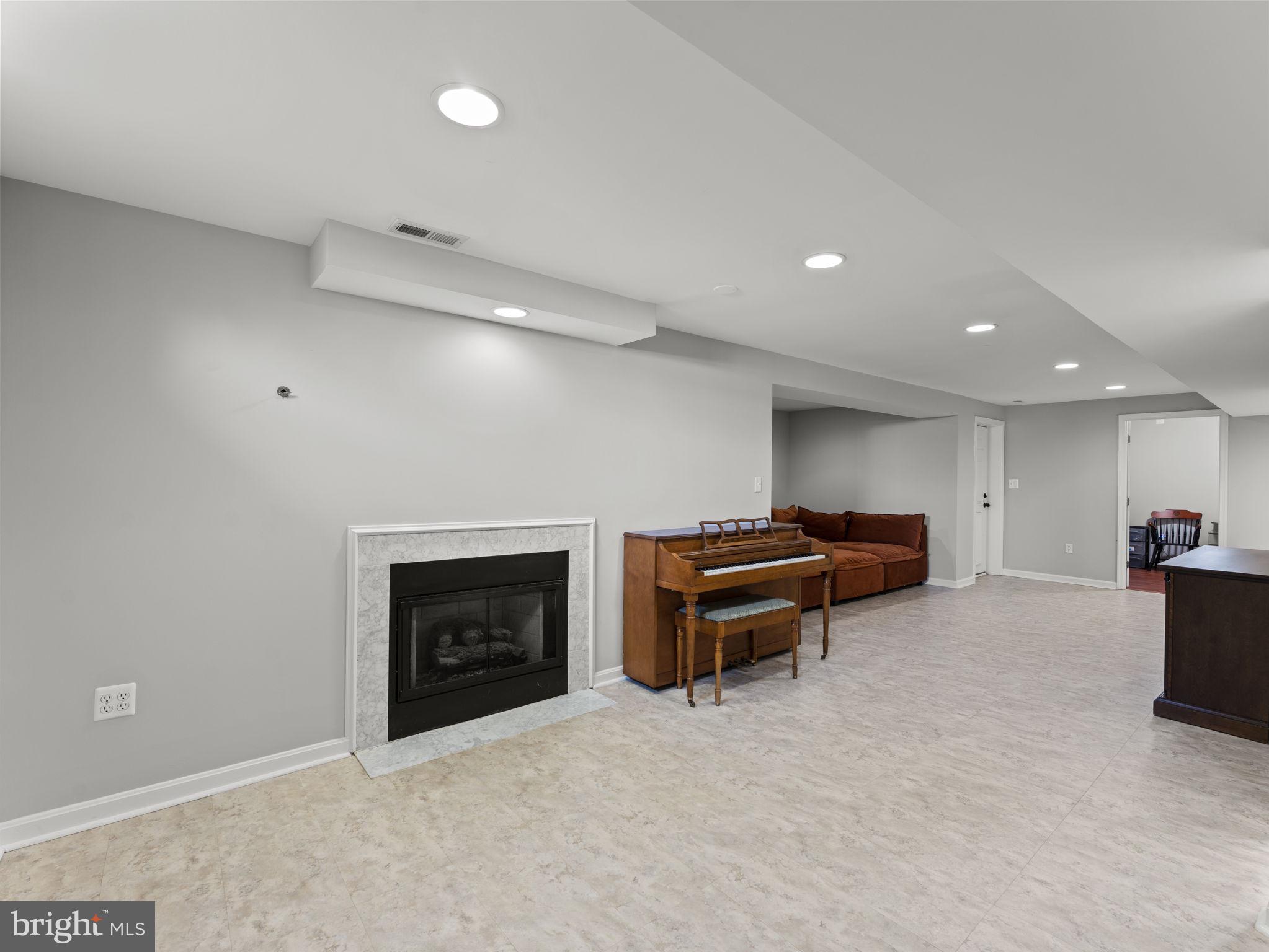 12825 Tournament Drive Reston, VA 20191 - Photo 24 of 36 Gallery Image 24