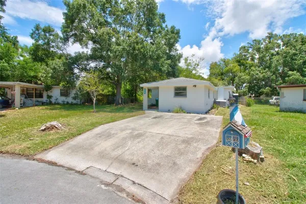 $2,395 | 7187 111th Street North, Seminole, FL 33772