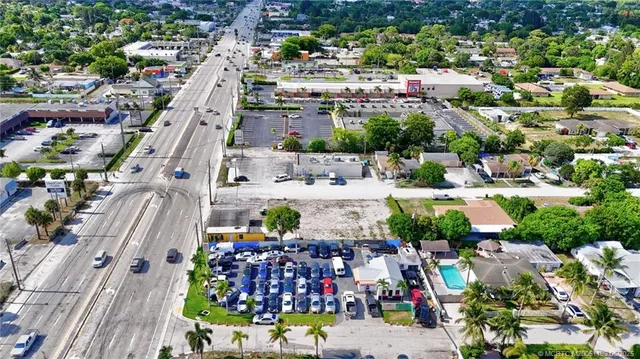 $1,100,000 | 1500 South Military Trail, West Palm Beach, FL 33406