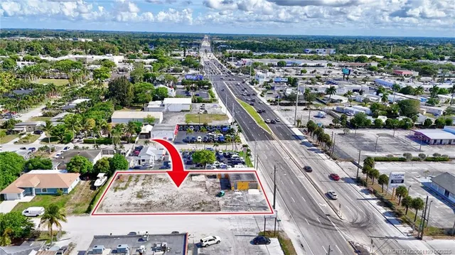 $1,100,000 | 1500 South Military Trail, West Palm Beach, FL 33406