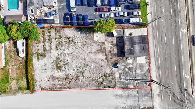 $1,100,000 | 1500 South Military Trail, West Palm Beach, FL 33406