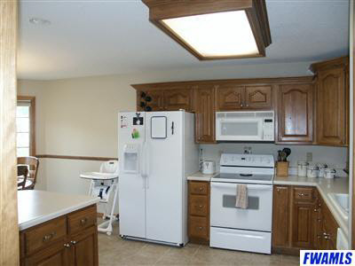 10827 Summer Chase Road Fort Wayne, IN 46818 - Photo 2 of 12