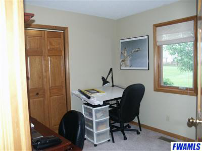 10827 Summer Chase Road Fort Wayne, IN 46818 - Photo 9 of 12