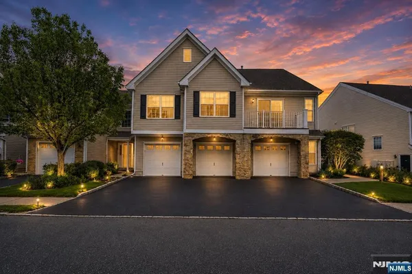 $585,000 | 131 Mountainside Drive, Pompton Lakes, NJ 07442