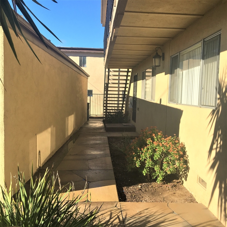820 Normark Terrace Vista, CA 92084 - Photo 2 of 5
