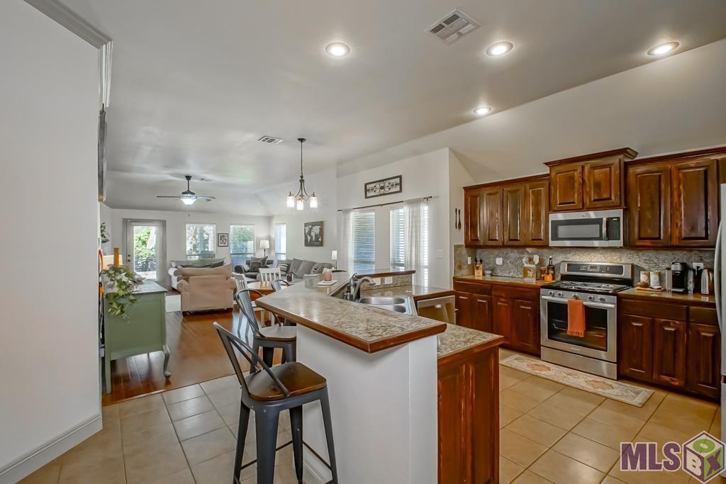 10378 Montrachet Drive Baton Rouge, LA 70817 - Photo 12 of 41