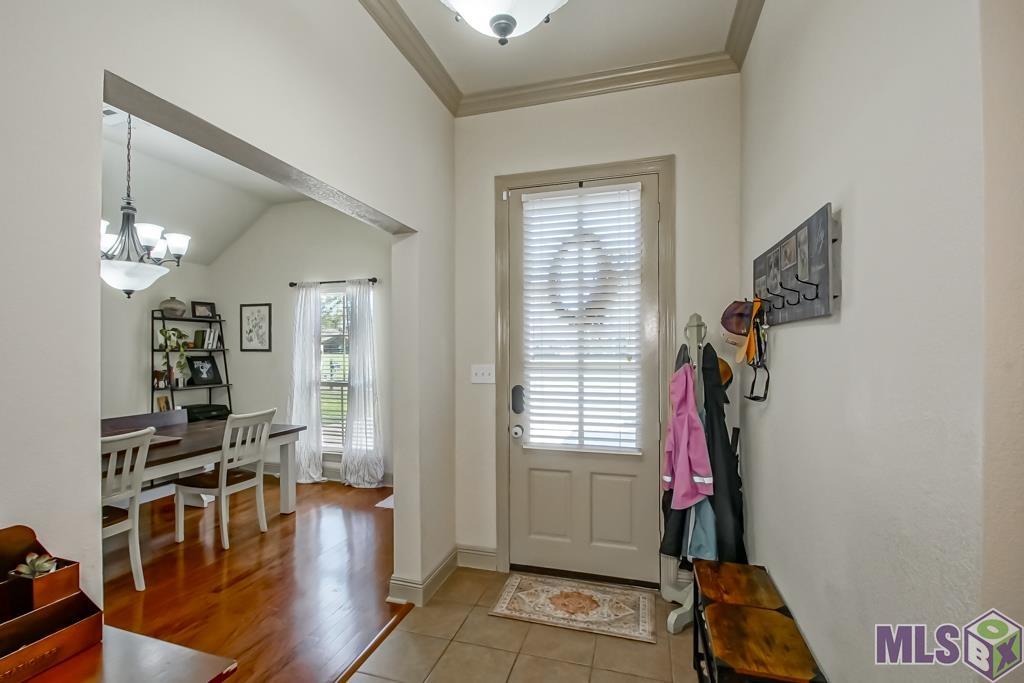 10378 Montrachet Drive Baton Rouge, LA 70817 - Photo 2 of 41