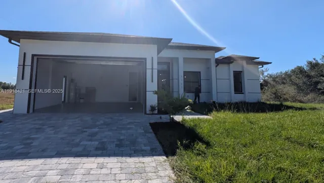 $2,500 | 3302 East 18th Street, Unit ST, Lehigh Acres, FL 33972