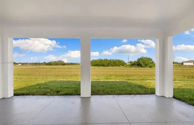 $2,500 | 3302 East 18th Street, Unit ST, Lehigh Acres, FL 33972