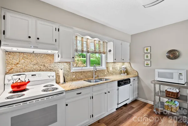 $365,000 | 108 Kyfields, Weaverville, NC 28787