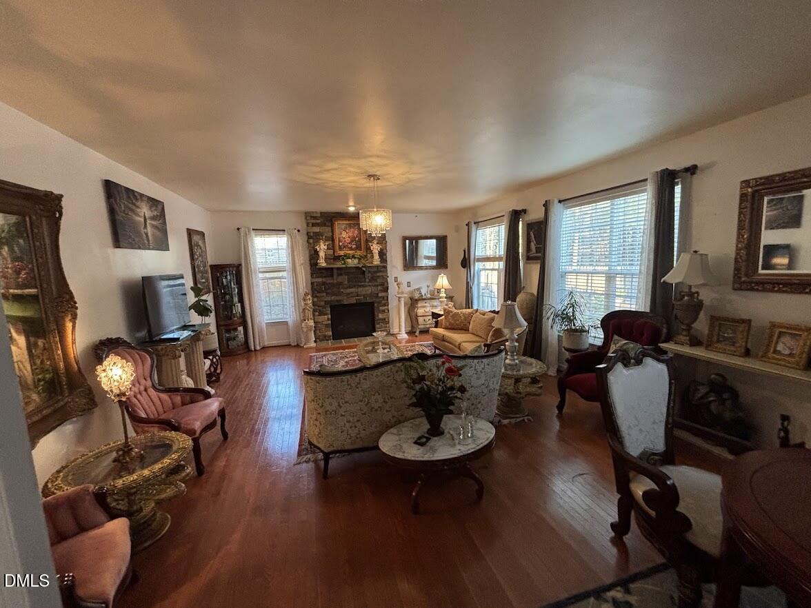 403 Red Barn Way Apex, NC 27502 - Photo 5 of 36 IMG_20260324_080012 (26)