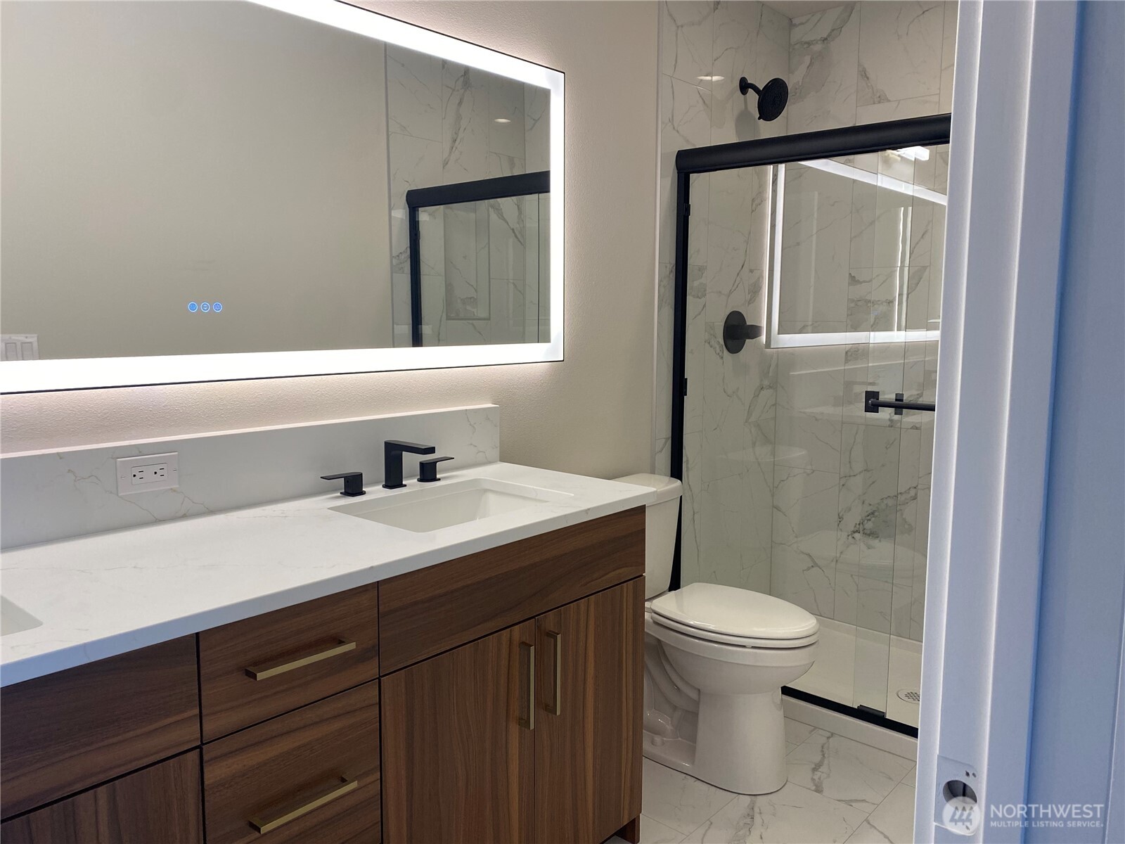 18717 68th Avenue Northeast, Unit 103 Kenmore, WA 98028 - Photo 12 of 31