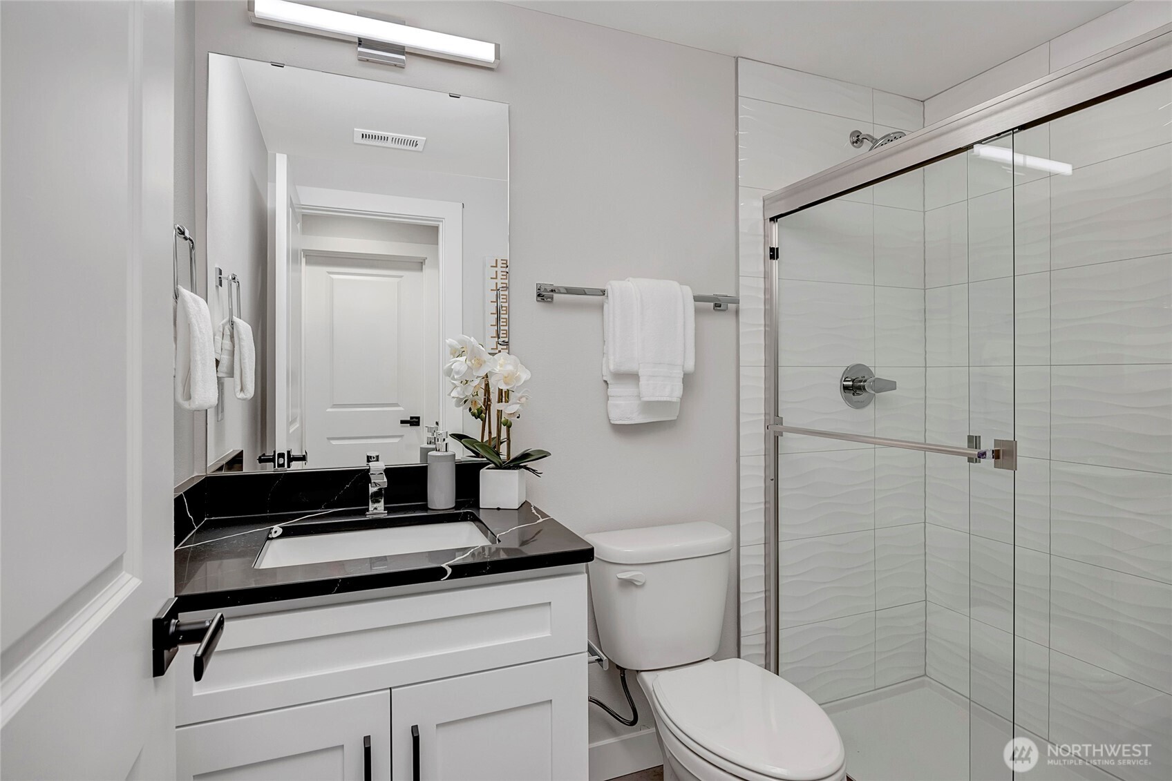 18717 68th Avenue Northeast, Unit 103 Kenmore, WA 98028 - Photo 8 of 31