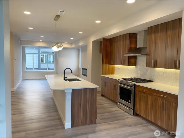 $824,950 | 18717 68th Avenue Northeast, Unit 103, Kenmore, WA 98028