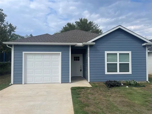 $1,945 | 1009 Dubois Street, Denison, TX 75020
