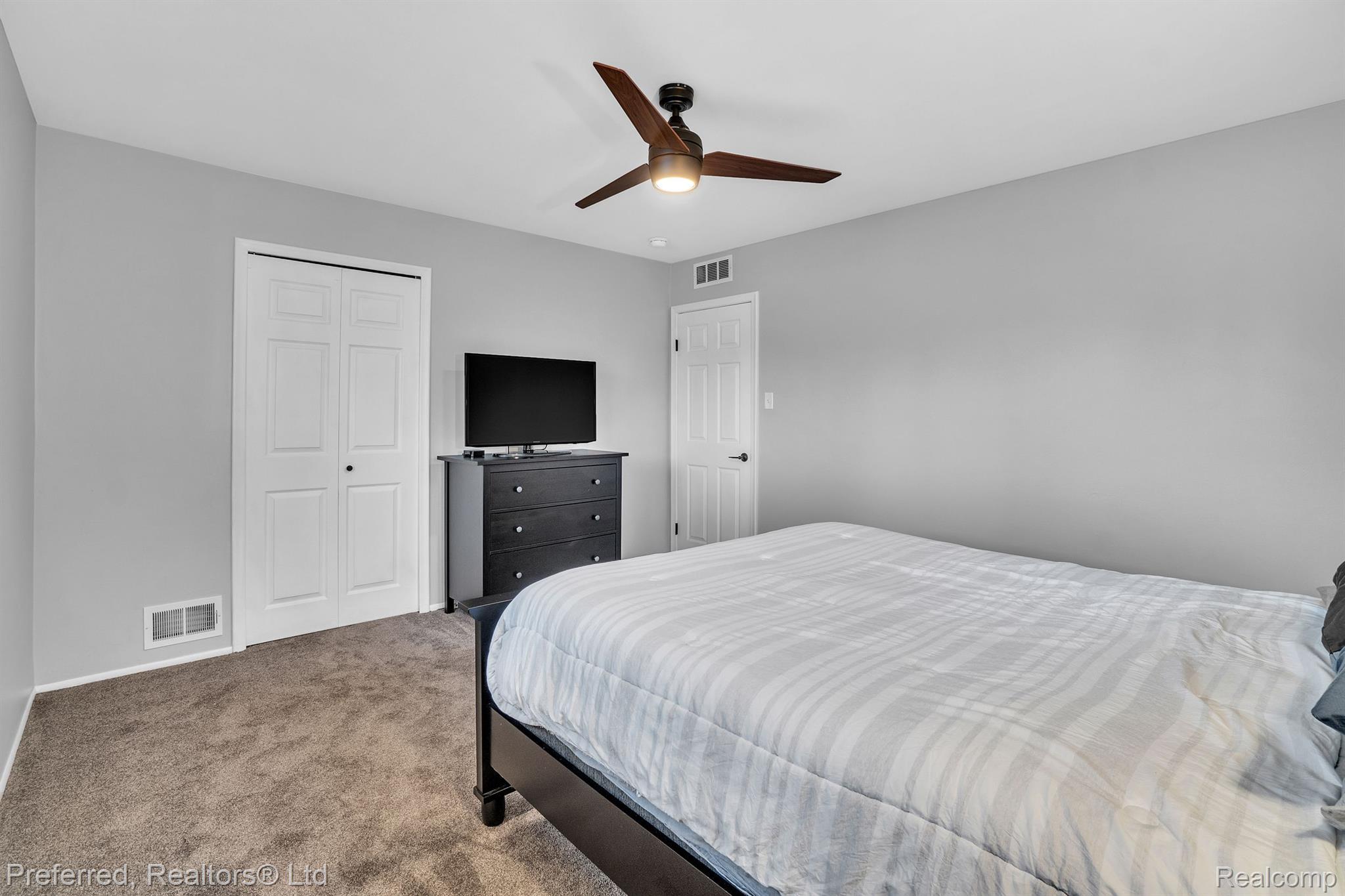 23685 Ripple Creek Novi, MI 48375 - Photo 18 of 40 Gallery Image 18