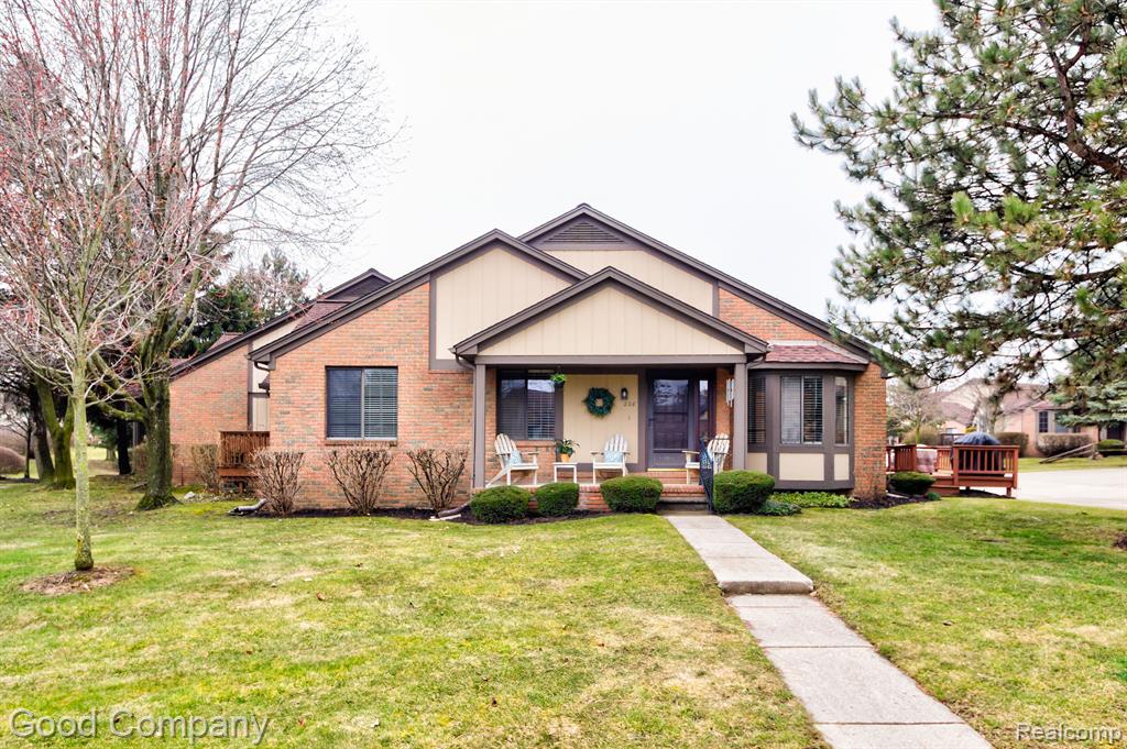 228 Meadow Ln Circle Rochester Hills, MI 48307 - Photo 1 of 32