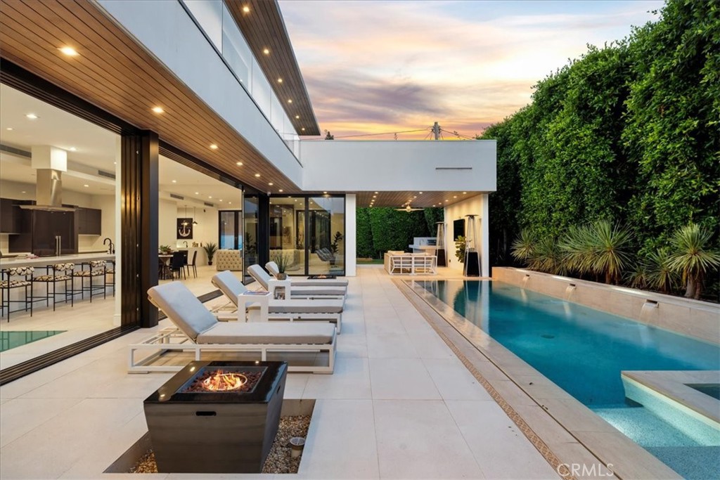 1210 Morningside Way Venice, CA 90291 - Photo 33 of 61 a view of living room kitchen with patio and mountain view