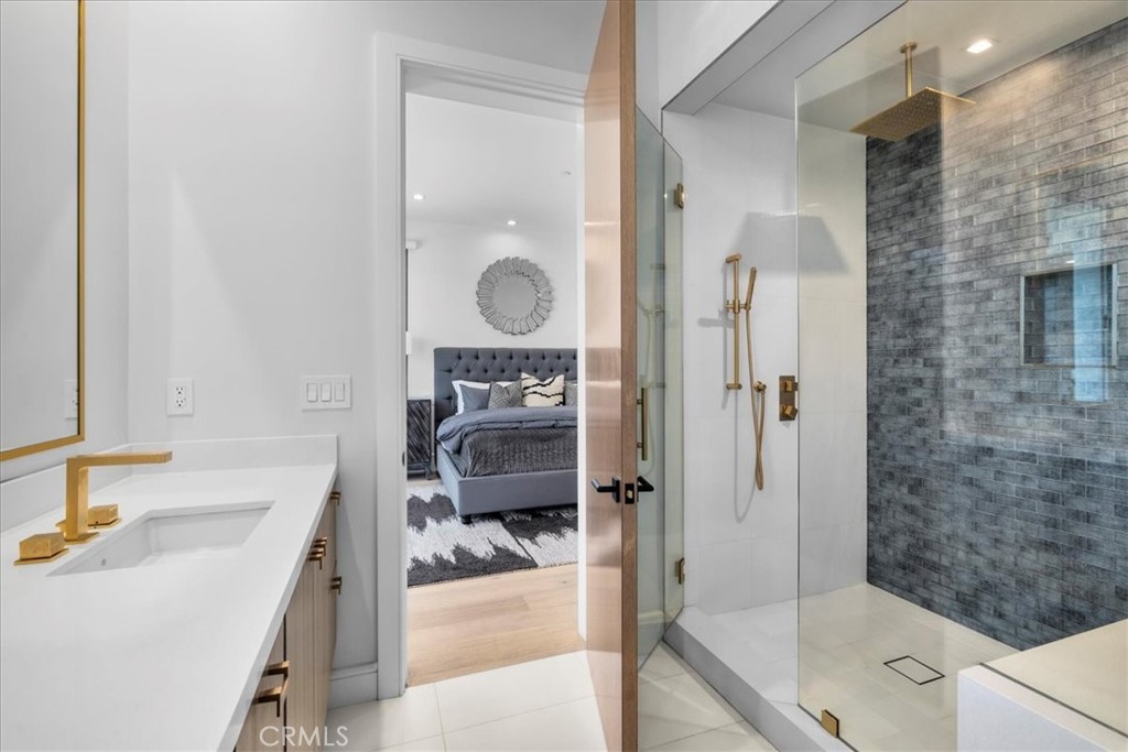 1210 Morningside Way Venice, CA 90291 - Photo 49 of 61 Bedroom 2 Bath