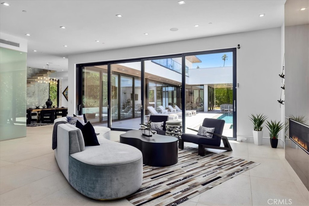 1210 Morningside Way Venice, CA 90291 - Photo 5 of 61 Living Room