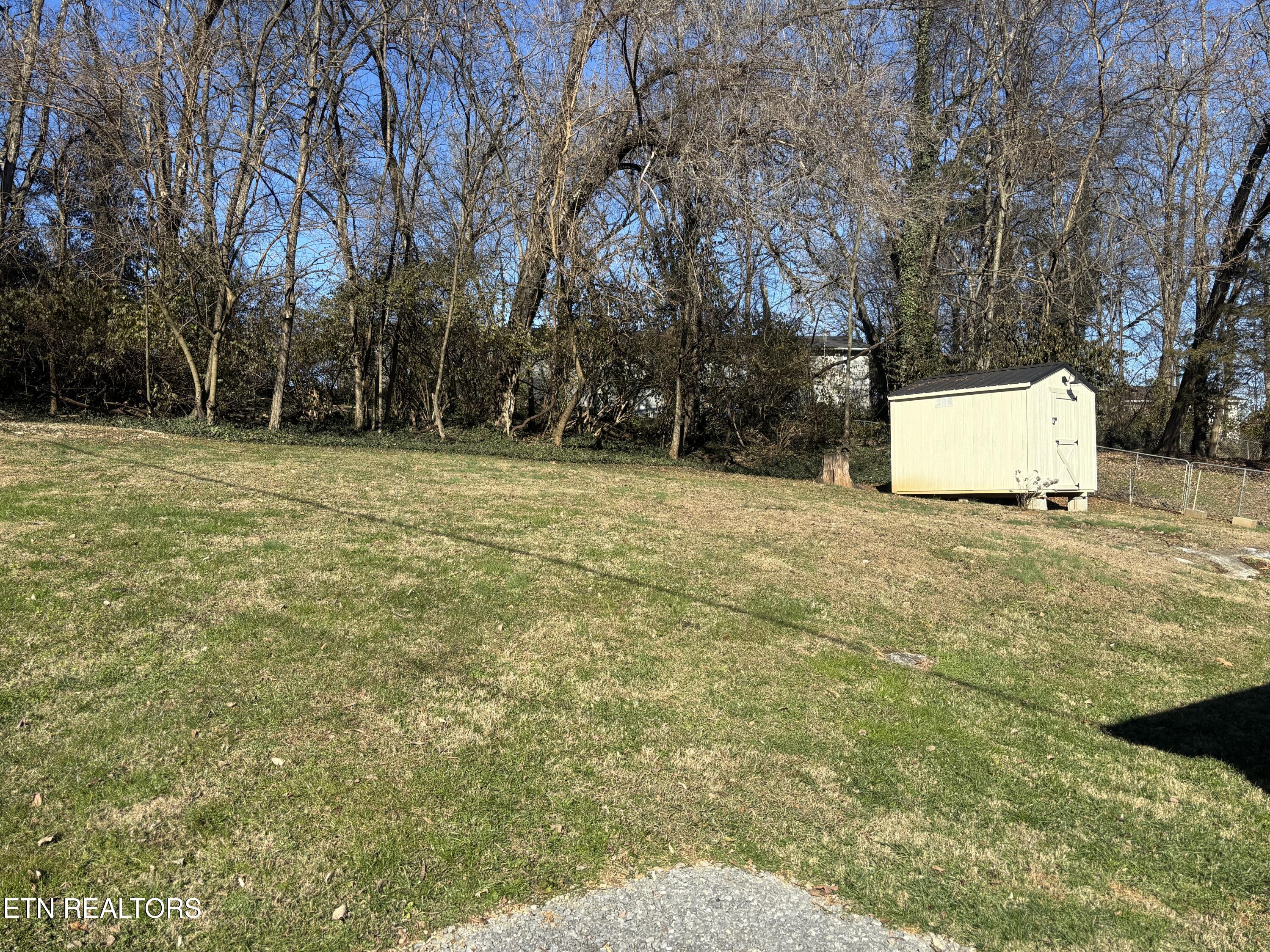 310 Valley Street Morristown, TN 37813 - Photo 18 of 19 IMG_2078