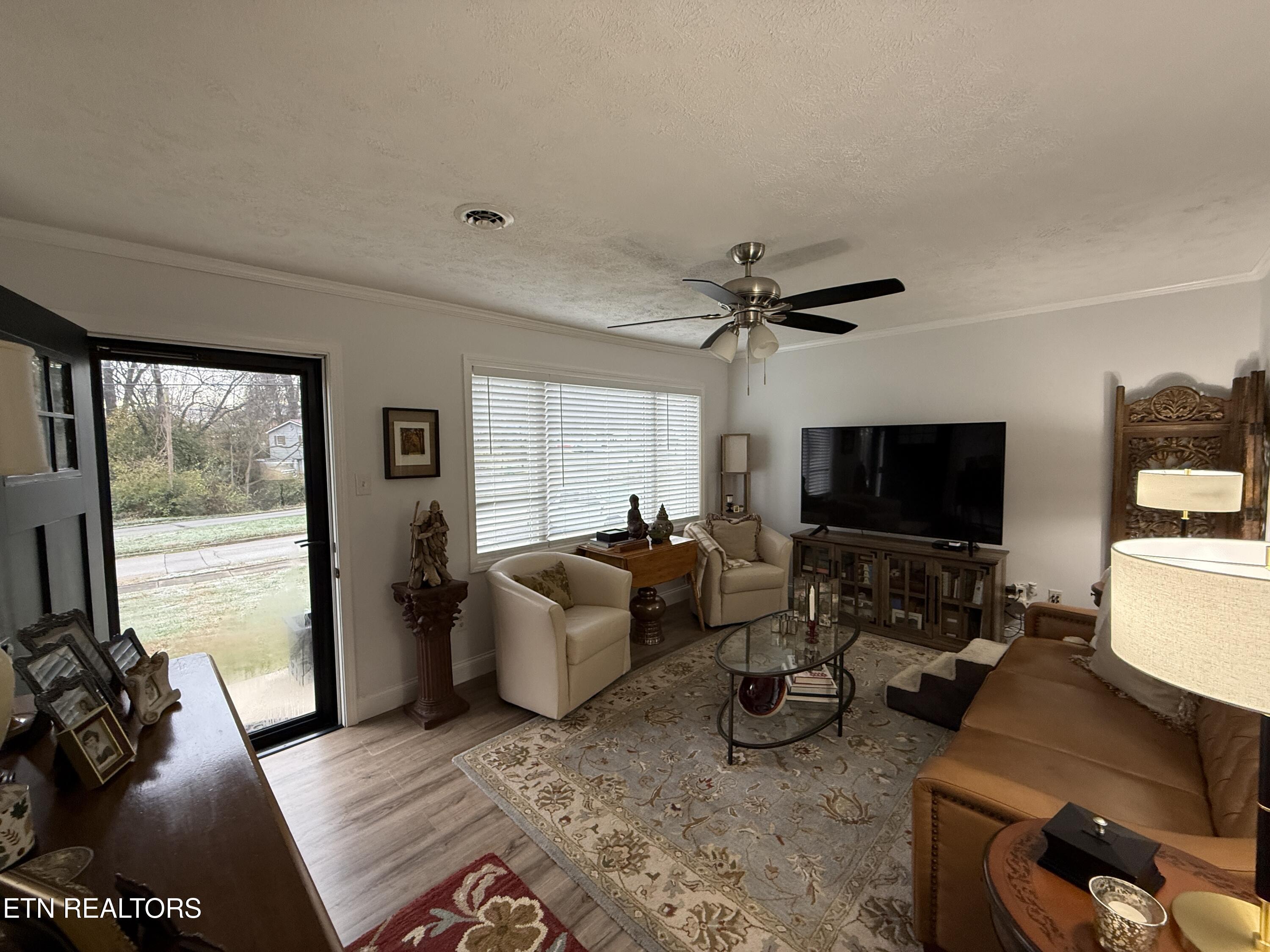 310 Valley Street Morristown, TN 37813 - Photo 4 of 19 IMG_5566