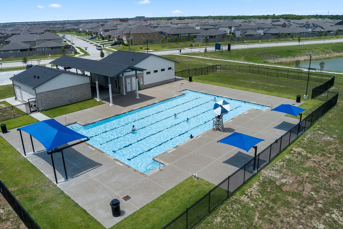 6903 Segunda Lane Rosharon, TX 77583 - Photo 9 of 12 Community Pool