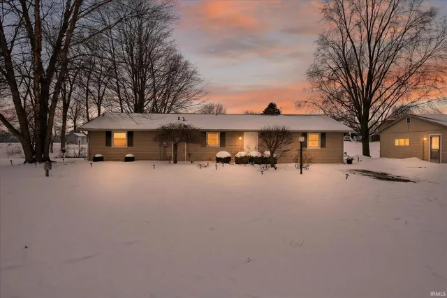 $420,000 | 6010 South 20 West, Wolcottville, IN 46795