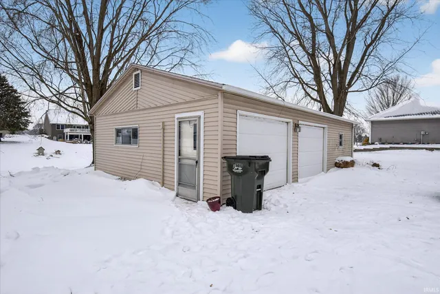 $420,000 | 6010 South 20 West, Wolcottville, IN 46795