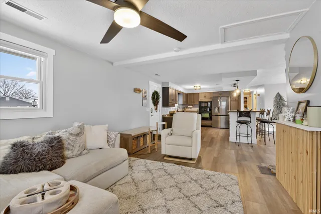 $420,000 | 6010 South 20 West, Wolcottville, IN 46795