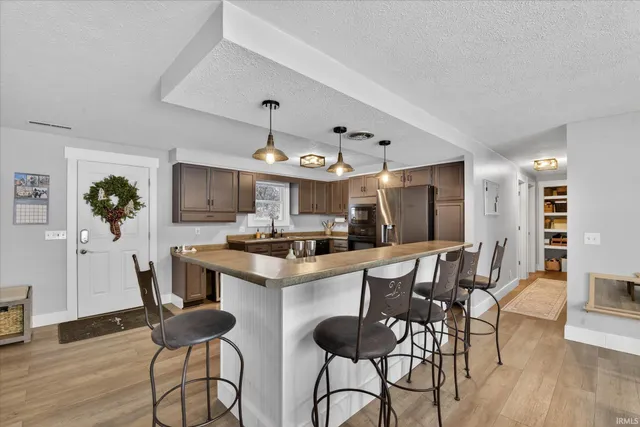 $420,000 | 6010 South 20 West, Wolcottville, IN 46795