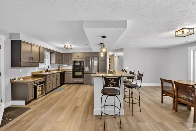 $420,000 | 6010 South 20 West, Wolcottville, IN 46795