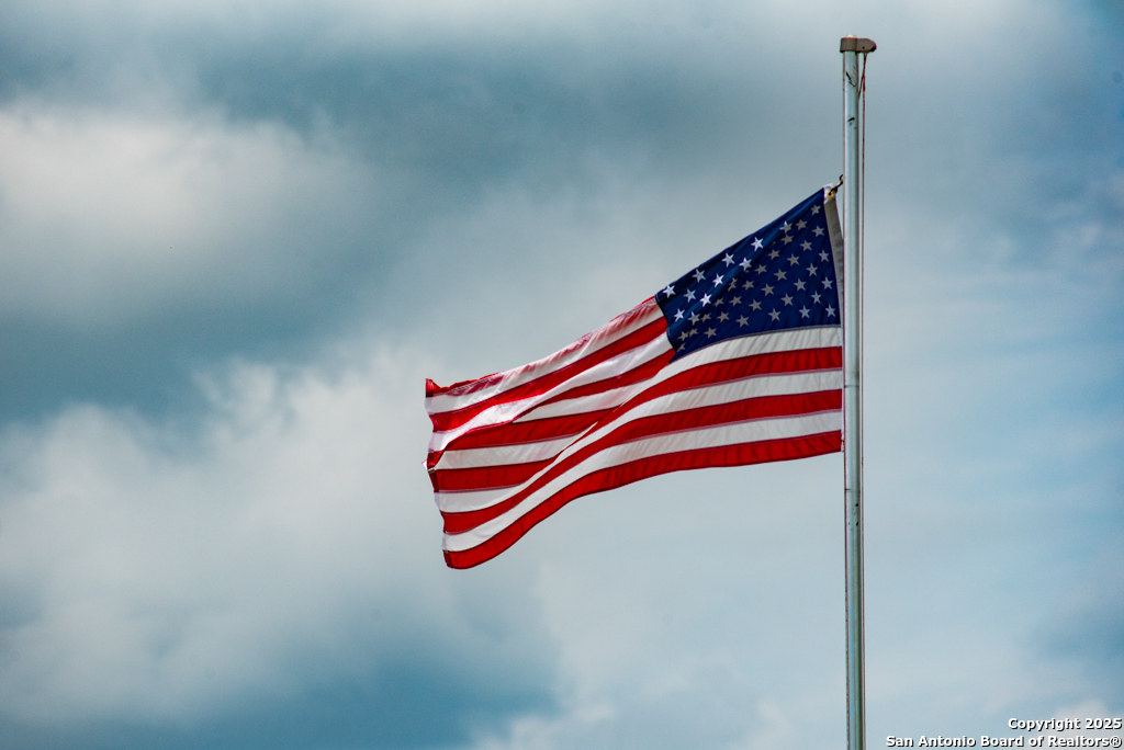 4190 Atkins Road Salado, TX 76571 - Photo 38 of 49 a room that has a rug
