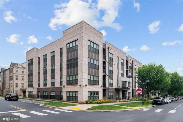 $599,900 | 250 Decoverly Drive, Unit 325, Gaithersburg, MD 20878