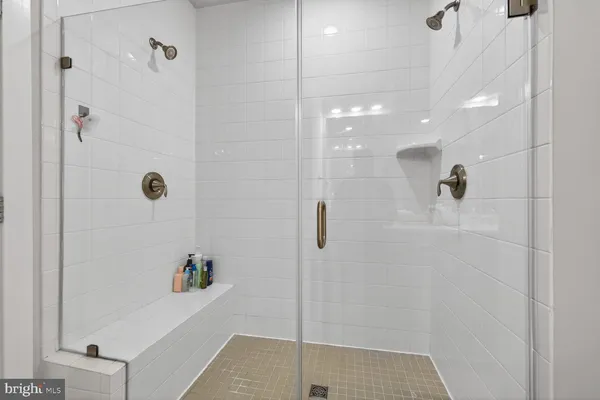 $599,900 | 250 Decoverly Drive, Unit 325, Gaithersburg, MD 20878