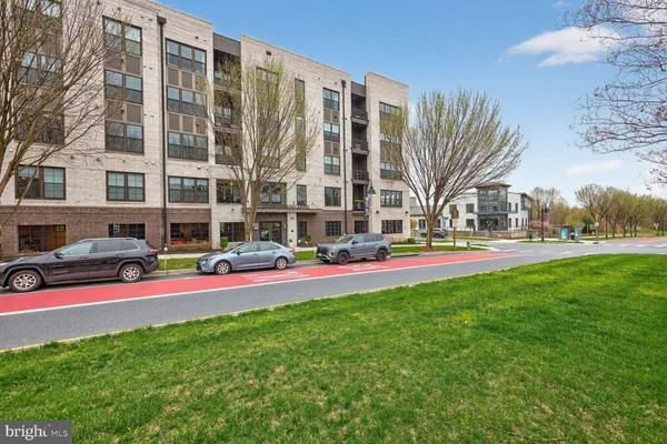 $599,900 | 250 Decoverly Drive, Unit 325, Gaithersburg, MD 20878