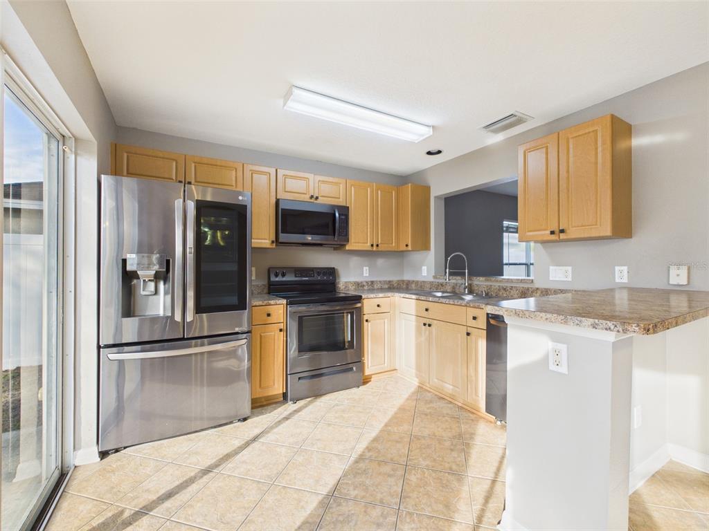 8361 Silverbell Loop Brooksville, FL 34613 - Photo 9 of 39