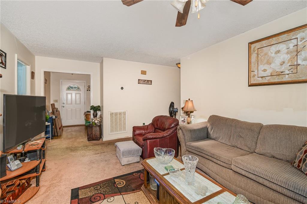 516 Apple Ridge Road Greensboro, NC 27406 - Photo 3 of 17 Gallery Image 3