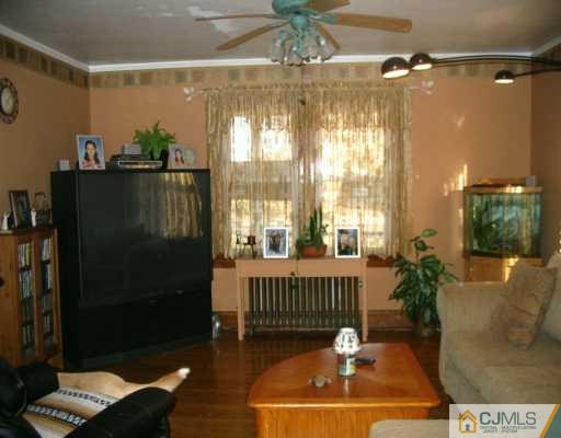 33 Greenbrook Road Middlesex, NJ 08846 - Photo 3 of 8
