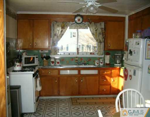 33 Greenbrook Road Middlesex, NJ 08846 - Photo 5 of 8